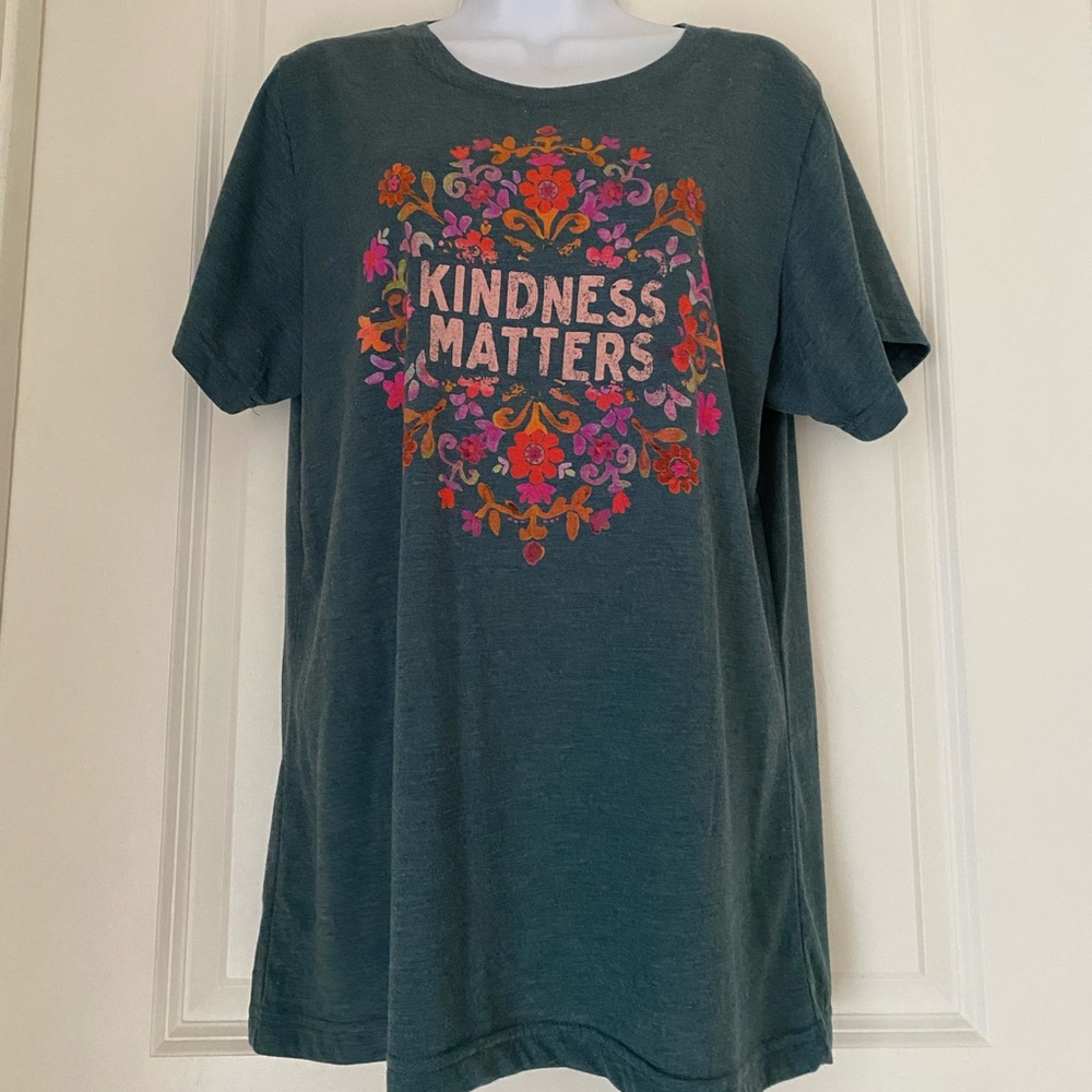 COPY - Natural Life short sleeve t-shirt size XL Kindness matters quote